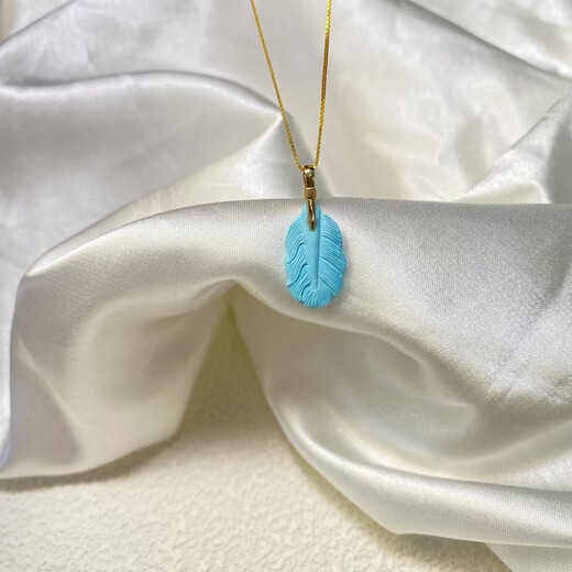 Fujiu natural raw ore high porcelain blue feather pendant turquoise carving pendant clavicle chain 8K gold inlaid feather clavicle pendant (contact customer to select)