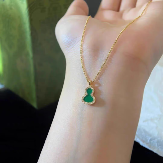 Rich star same style moissanite double gourd necklace for women 18k gold red agate white fritillary green agate pendant clavicle chain small rose gold green agate