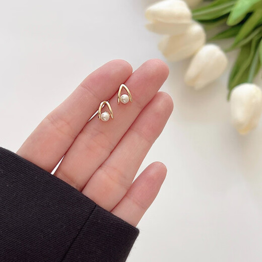Auspicious Goddess S999 sterling silver needle pearl earrings to support pierced ears, compact earrings, niche sleep-free earrings 2025 new ear clips S999 sterling silver needle pearl earrings