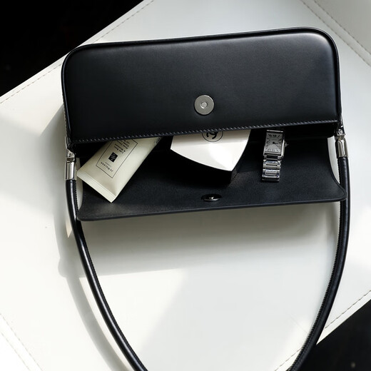 Auchan Dian baguette women's bag 2024 new style genuine leather fashion niche design shoulder crossbody portable retro women's bag black