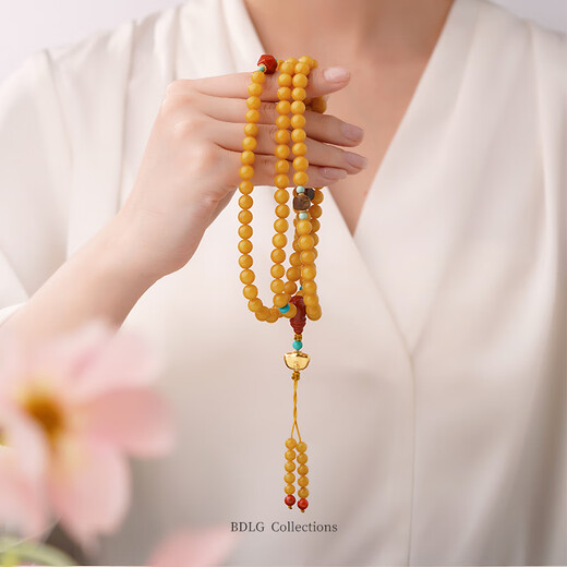 Potala Palace Chicken Fat Yellow Beeswax Beads Agate Agarwood 108 Bracelet Necklace Buddha Beads Multi-circle Bracelet for Men and Women Birthday Gift Beeswax Agate Agarwood 108 Beads