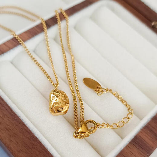 Moqianxue Pea Freshwater Pearl Pendant Necklace Light Luxury Niche High-end 18K Gold Plated Titanium Steel Versatile Stackable Sweater Chain Pea Pearl