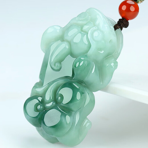 Jade A grade jadeite Pixiu pendant for men and women, jade pendant attached