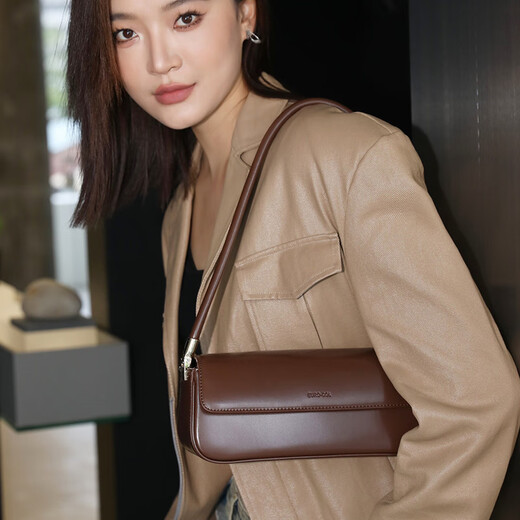 Auchan Dian baguette women's bag 2024 new style genuine leather fashion niche design shoulder crossbody portable retro women's bag black