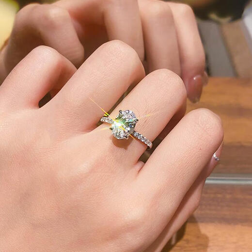 Guanpu Pavilion Fat Donglai same style pt950 platinum pigeon egg ring oval female light luxury elegant luxury moissanite diamond ring 1.5 carat size 8