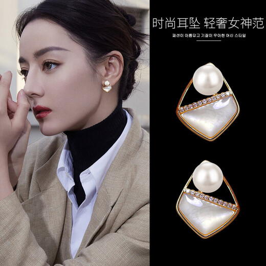 QPQK 100% Freshwater Pearl Earrings 2025 New Hot Style Light Luxury High-Quality Temperament Earrings Women's Niche Earrings Freshwater Pearl Earrings 6mm