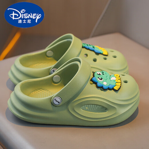 Disney (Disney) Boys Hole Chaussures 2025 Été Nouveau pantoufle collante pour enfants Sandales de plage de dessin anonyme Black 24