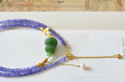 Nuri Xia Ziye original design natural ice-through tanzanite silver gilt necklace with Hetian jade jasper gourd pendant