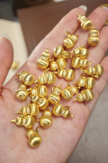 Junbu's best-selling gourd pendant 18K gold gourd pendant with brushed technology inlaid with moissanite and free silver chain 18k gold gourd pendant (free silver chain)