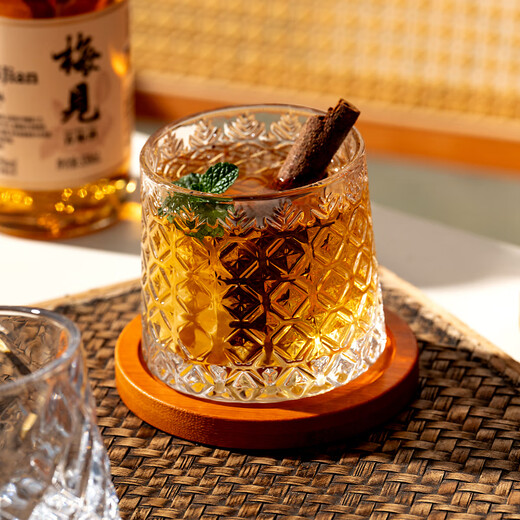 Onlycook creative rotating cup with coaster decompression glass creative whiskey glass foreign wine glass rotating wine glass vertical edge type with coaster 250ml 1 piece