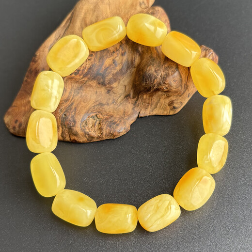 Yuzhi 1 item 1 certificate 1 shot natural Russian raw ore unoptimized beeswax bracelet amber bracelet G190 unique product 19.58 grams hand circumference 19 cm