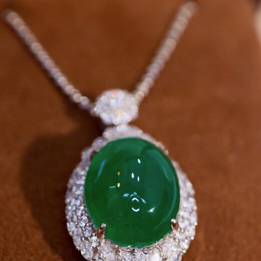 Zhaohao emerald pendant, high ice emerald color 18k gold set with diamonds