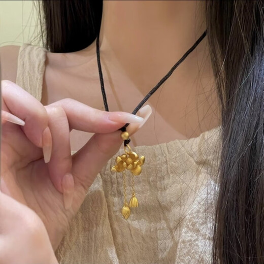 QUAMER Old Phoenix Gold Store Vietnamese Sand Gold Lotus Necklace Women's Ancient Lotus Pendant Gold Sweater Chain Two Generations Gold