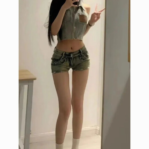 Zhizhou's new slimming and tall hot girl summer low-waisted butt-raising denim super shorts for women slim and versatile American high street wide legs nostalgic blue shorts S