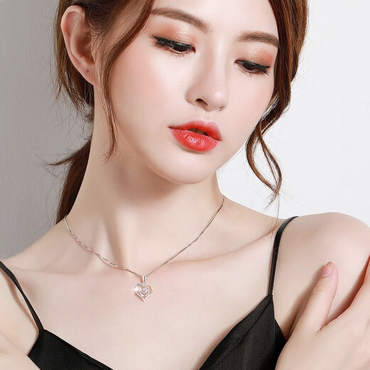 Saturday Blessing Platinum Necklace Women's Beating Heart Pendant Girls Pearl Valentine's Day Gift Girlfriend Ring Applicable Friend Ring