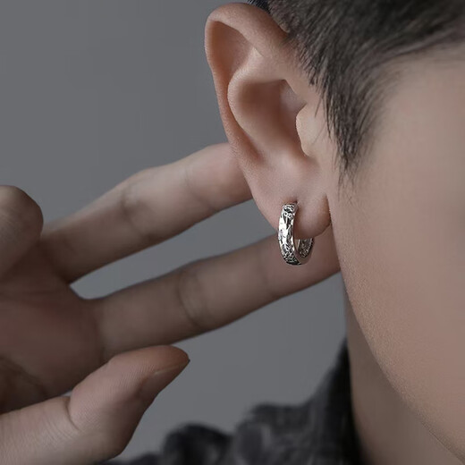 Falling in love under the moon S925 silver men's earrings handsome high-end Pixiu earrings men's niche high earrings as a birthday gift for boyfriend S925 silver Pixiu earrings silver single