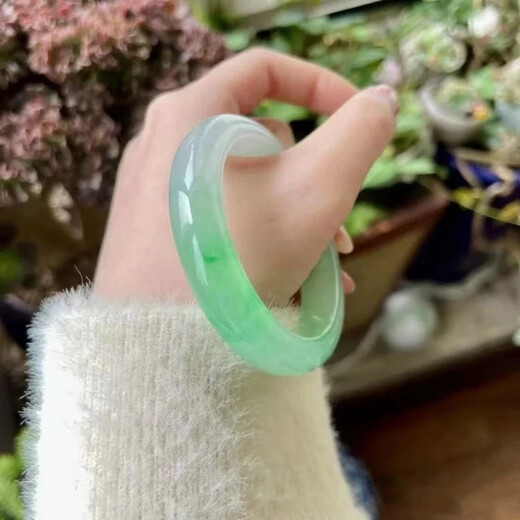 Burmese ice jade sweet green jade bracelet Royal concubine floating flower full sun green glass ice jade bracelet 55-56mm