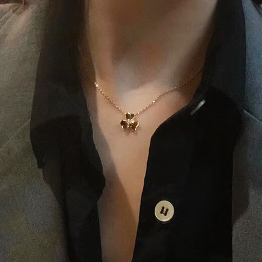 Shiniao 18K gold clover small gold flower rose gold necklace women's diamond color gold four-leaf clover AU750 light luxury clavicle chain 18k gold