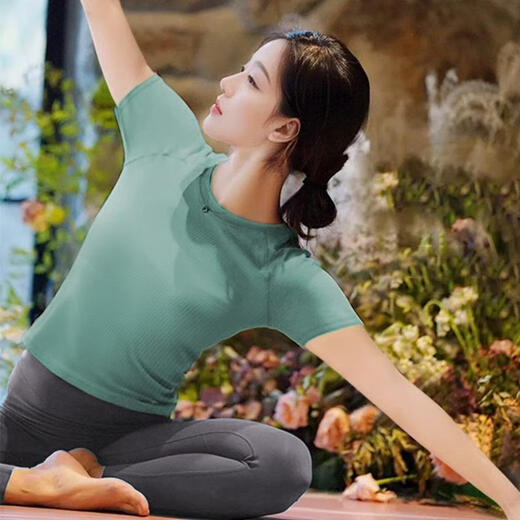 Shuangxiu Yoga Wear Set Pilates Advanced Professional Beautiful Slim Fit Hip Enhancement High-profile Sports Fitness Short Sleeve Summer Oatmeal Top L (110-120)