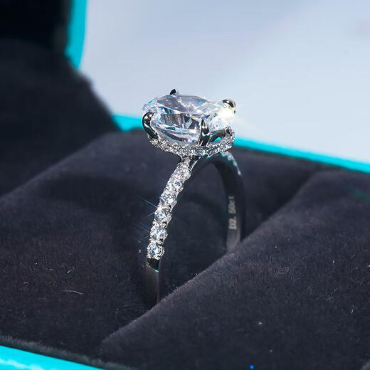 Guanpu Pavilion Fat Donglai same style pt950 platinum pigeon egg ring oval female light luxury elegant luxury moissanite diamond ring 1.5 carat size 8