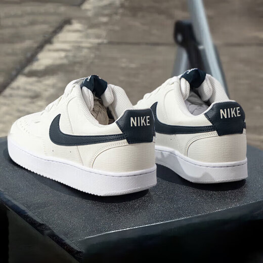 Nike (Nike) Zapatos para hombres y mujeres nuevos zapatos deportivos Court sin deslizamiento de ropa baja resistente a los zapatos bajos de moda transpirable y cómodo zapatos casuales HQ4867-101 41