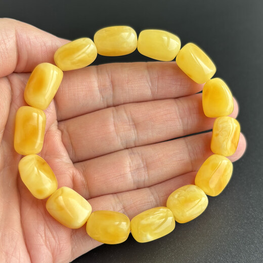 Yuzhi 1 item 1 certificate 1 shot natural Russian raw ore unoptimized beeswax bracelet amber bracelet G190 unique product 19.58 grams hand circumference 19 cm