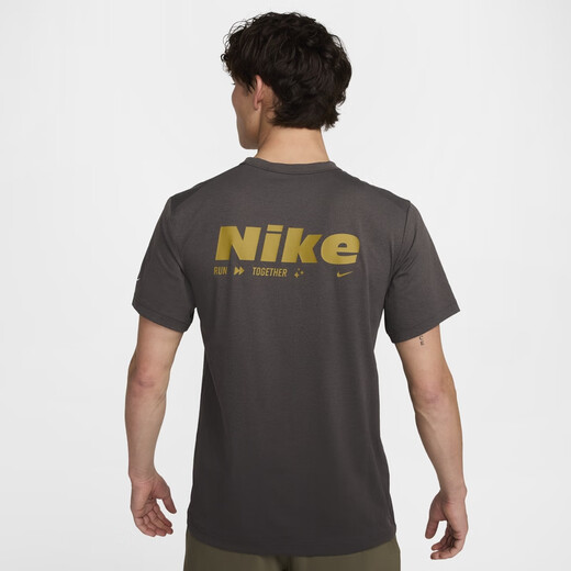 Nike Camisetas de entrenamiento ligeras de manga corta para hombre Camiseta de media manga de secado rápido con protección solar NIKE HYVERSE HV4882 121 mountain peak white/furious blue/silver M