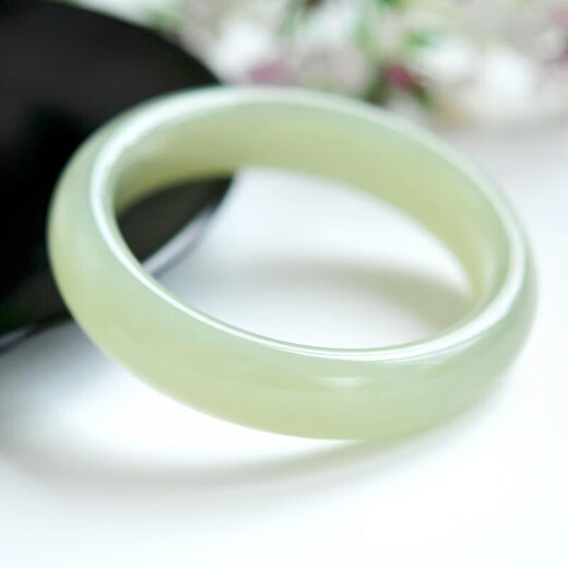 Saturday blessing Hetian jade green and white jade bracelet for women clear water color green jade bracelet suitable for 1 carat inner diameter 53MM