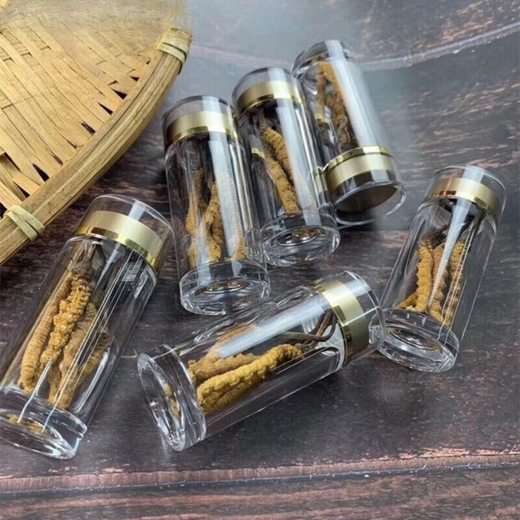 Peking Tongrentang Neujahr Geschenkbox Authentische Cordyceps Cordyceps Cordyceps Cordyceps Nicht gebrochene Grasrohrpackung Super großer Wurzel Geschenkversuch 1 Flasche