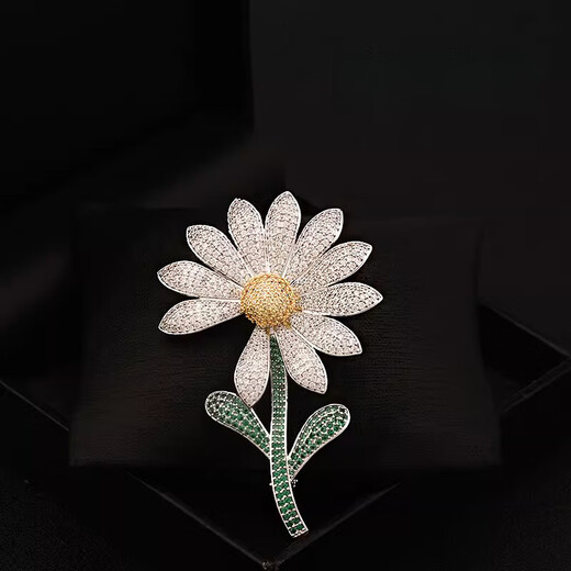 QUAMER gold store Kwon Zhilong's same style daisy corsage suit collar badge brooch matching accessories Korean same style daisy brooch