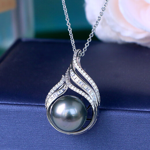 Zhenrun Jewelry Tahitian Black Pearl Pendant S925 Silver Seawater Pearl Clavicle Chain Single Pearl Pendant 12-13mm Free Silver Chain