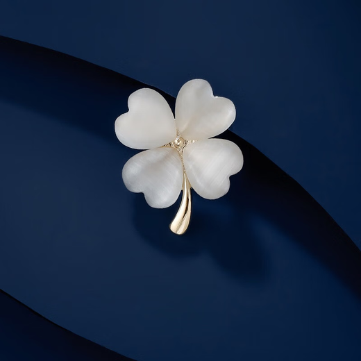 Yadige Lucky Leaf Clover Brooch, High-end Women's Exquisite Small Corsage, 2023 New Trendy Pin, Champagne Gold Pin