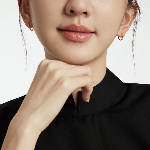 Chow Tai Fook simple pure gold earrings (labor cost 120) about 1.25g EOF153