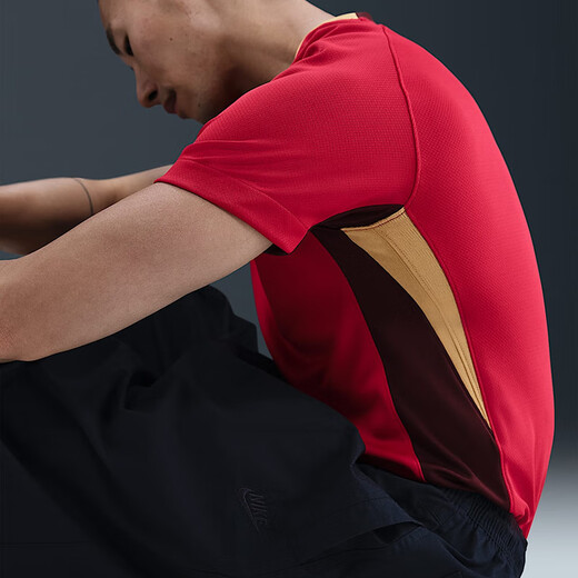 Nike (Nike) Kurzärärmig T-Shirt Herren Sportswear 2025 Saison Chinese Team Home Fans Jersey FZ9018-687 FZ9018-687 Fitness Red/Club Gold S