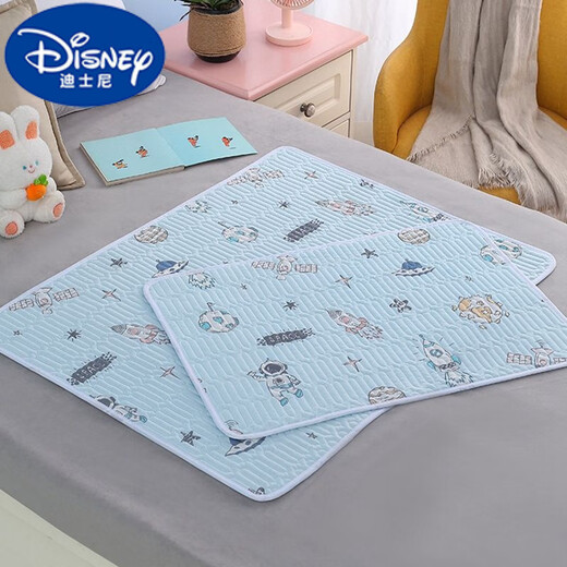 Disney (Disney) Washable urine separator for babies in summer waterproof and breathable baby newborn cool silk mat urine separator large size Mengduo small dinosaur [Class A cool silk] (one pack) 50x70 cm [washable]