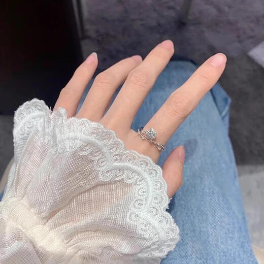 Pt950 platinum brilliant star moissanite diamond ring female niche design proposal wedding platinum diamond gift to wife light luxury model brilliant star main stone 50 points No. 18