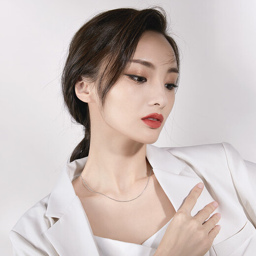 Zhou Taisheng platinum necklace women's clavicle chain platinum adjustable O-shaped chain birthday gift for girlfriend 2.33g
