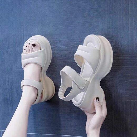 Yierkan Prince heightening wedge sandals women's shoes 2025 summer new outer wear thick-soled sponge cake Roman fashion sneakers off-white 35