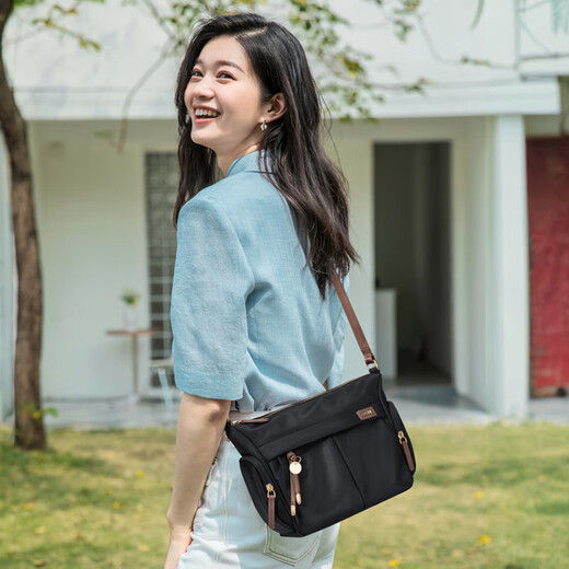 Golf (GOLF) shoulder crossbody bag women's canvas bag women's bag large capacity commuting versatile women's bag water-repellent mobile phone bag