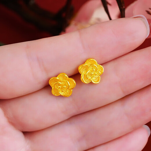 2025 new fashionable temperament flower earrings with small fragrance style alloy earrings golden flower earrings