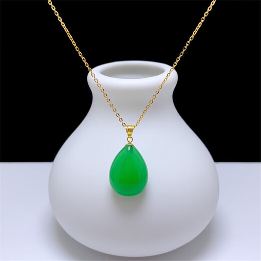 OEMG simple thickened 18K gold buckle inlaid with natural chalcedony pendant for women, versatile water drop jade single pendant, showing temperament, 18K rose gold model