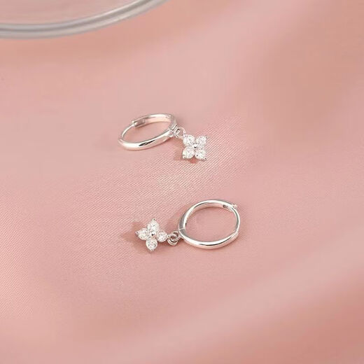 KZD999 sterling silver four-leaf clover earrings for women, slim temperament, anti-allergic earrings, niche simple earrings, earrings, lucky incarnation sterling silver earrings, same style 4.58g (sterling silver pair) same style