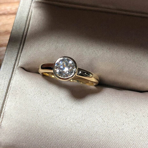 Yadige Yibao Qianjin 18K gold ins style T style classic bubble diamond ring women's proposal wedding ring women's ring *20 points SI/IJ color flash sale price 1999 yuan