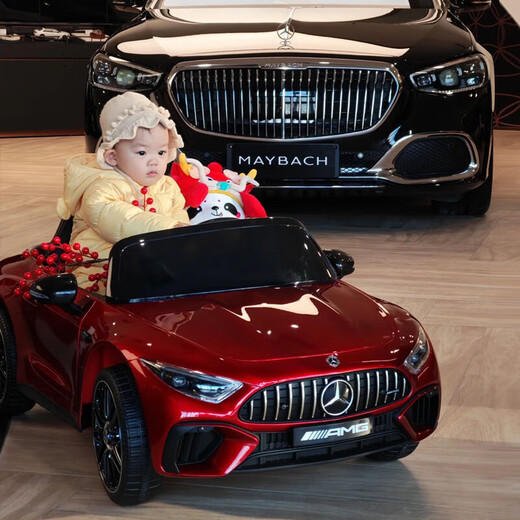 Dake Mercedes-Benz AMG remote control four-wheel drive toy car can seat men, women, babies and children, large swing car four-wheel sports car, luxury white + soft wheel four-wheel drive leather seat + Bluetooth music remote control swing + portable pull car