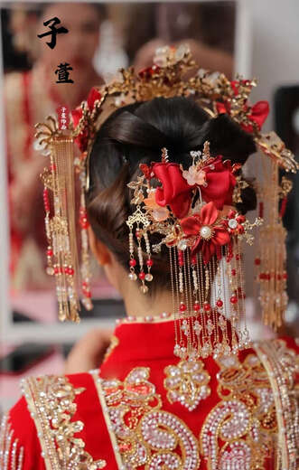 Chishe Xiuhe clothing headdress Chinese style bridal phoenix crown 2025 new red bow glazed hair crown ancient style wedding hair accessories C main crown + back area + hairpin + earrings gift box