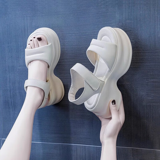 Yierkan Prince heightening wedge sandals women's shoes 2025 summer new outer wear thick-soled sponge cake Roman fashion sneakers off-white 35