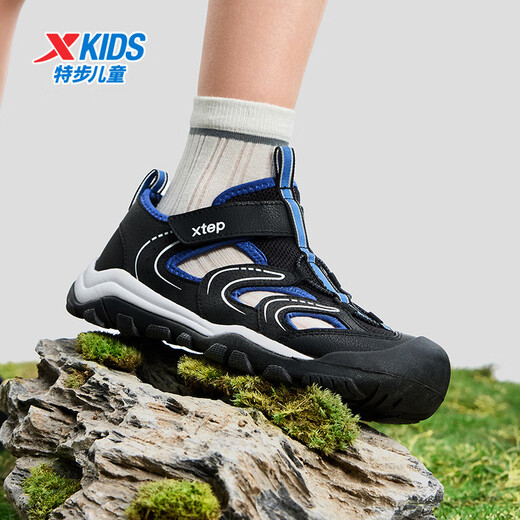Xtep Xtep children's outdoor sports and leisure beach shoes for middle and older children with Velcro toe anti-kick and anti-collision summer boys black/blue 35