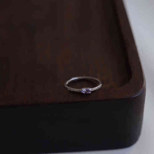 Junpo really loves the ultra-fine gemstone ring. Natural and beautiful blue-purple tanzanite 925 sterling silver gift for women. Minimalist style. The opening is adjustable.