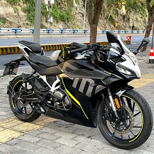 GISAEV second-hand CFMOTO Chunfeng 250sr high-end version ABS factory team track version single rocker imitation racing motorcycle racing black