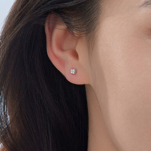 Lukfook Jewelry Platinum Earrings Platinum 950 Solid Small Sugar Cube Earrings Price L04TBPE0012 About 1.20g